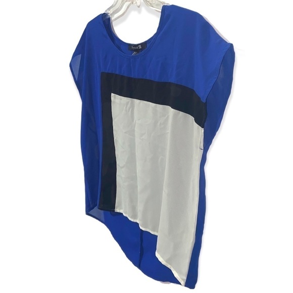 Forever 21 Geometric Patterned High Low Blouse Black White Blue Size Small - Picture 3 of 4
